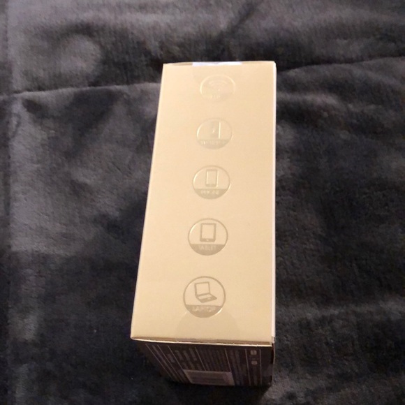 Wireless Bluetooth speaker - Picture 2 of 4